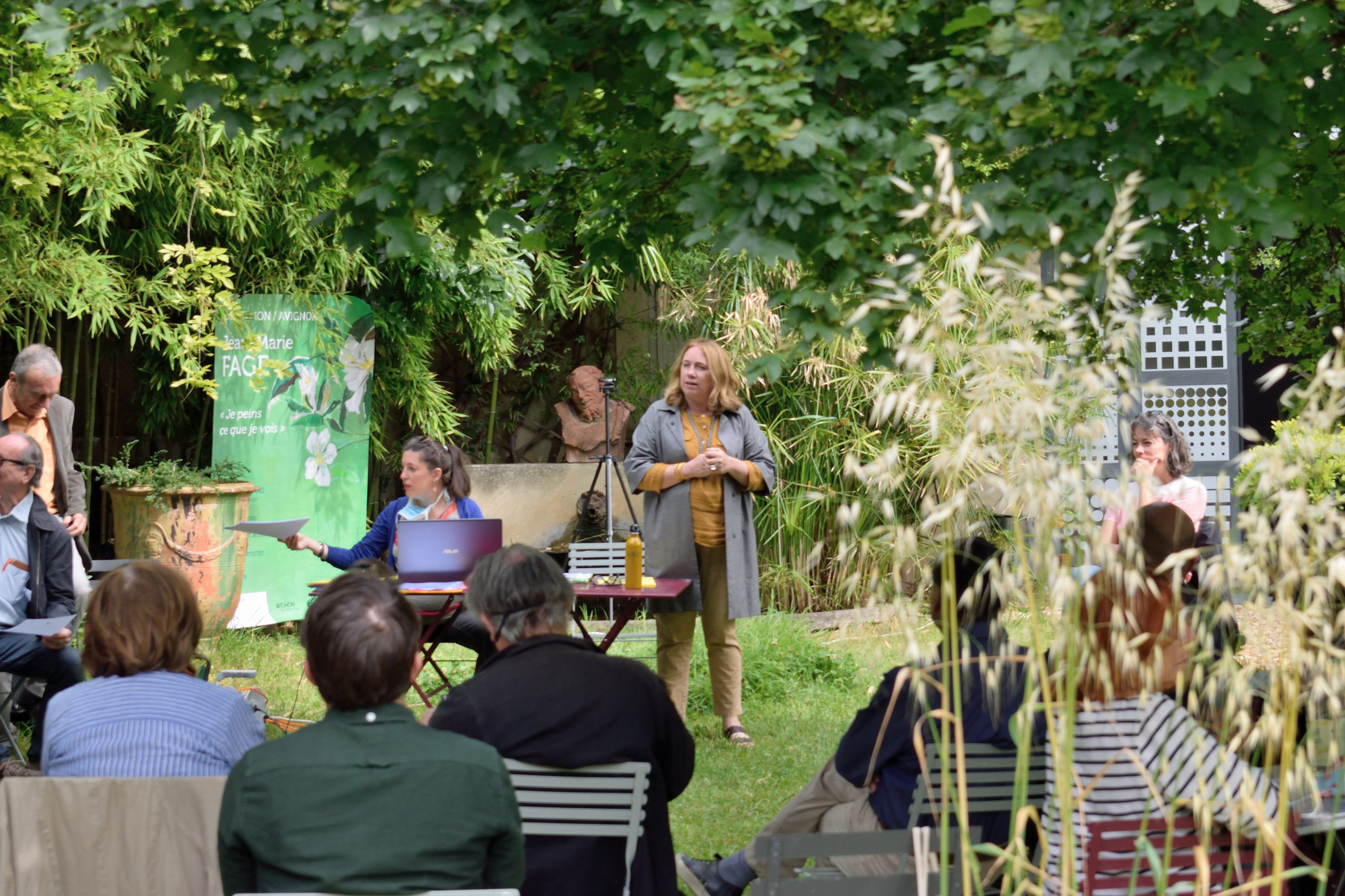 Assemblée générale dans le beau jardin du musée Vouland